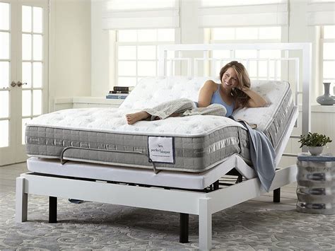 Bed Frame: Serta Motion Essentials Adjustable