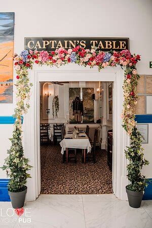 CAPTAIN'S TABLE, Portsmouth - Keppel's Head Hotel 24-26 The Hard ...