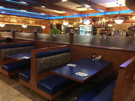 The Meadowlands Diner in Carlstadt, NJ: Review - New Jersey Isn't Boring