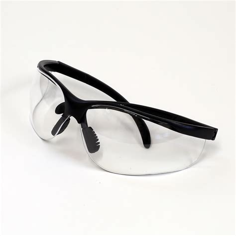 Lab Safety Glasses: Ensuring Compliance in the Laboratory