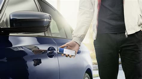 BMW Will Be the First Automaker to Use the iPhone as a Digital Car Key