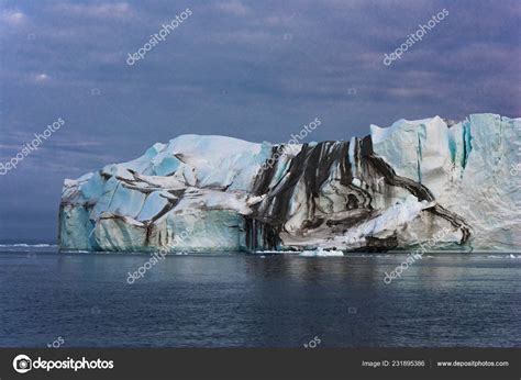 Arctic Icebergs Arctic Ocean Greenland — Stock Photo © mtellioglu #231895386