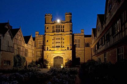 Coughton Court Travel Guide - England - Eupedia