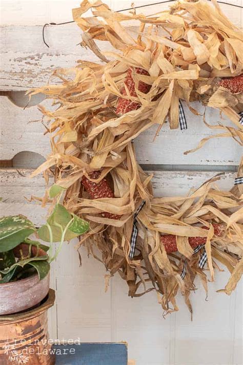 Easy $5 Corn Husk Wreath - How to Make This DIY Fall Project - Reinvented Delaware