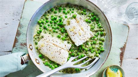 Poached fish with peas and spinach recipe – Michael Mosley’s Fast 800 diet - The Mail