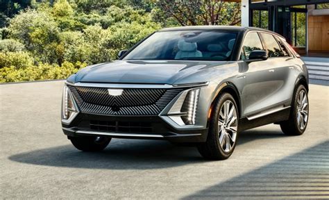 Cadillac unveils 2023 electric-powered Lyriq sport utility vehicle