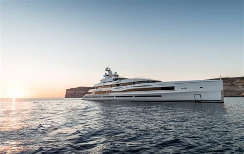 Introducing LANA. The Italian Supermodel of Giga-Yachts. - YachtWorld