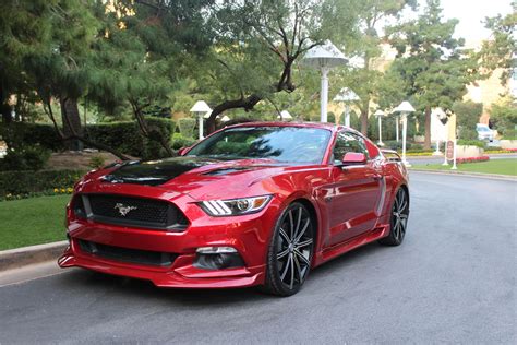 2017 FORD MUSTANG GT CUSTOM FASTBACK - Front 3/4 - 214753