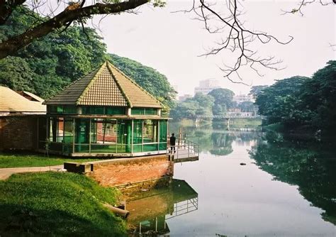 The Natural Beauty of Bangladesh: The Dhanmondi Lake- Dhaka