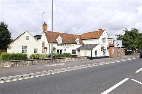 Premier Inn Aylesbury - Compare Deals