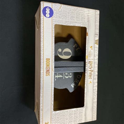 Harry Potter Bookends Platform 9 3/4 14cmx14cmx9.5cm(s)