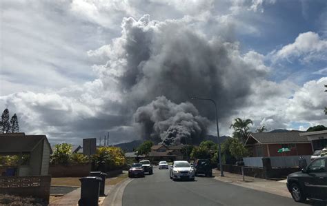 Fire sends up large plume of black smoke in Mililani | Honolulu Star ...