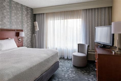 Courtyard by Marriott Phoenix North Rooms: Pictures & Reviews - Tripadvisor