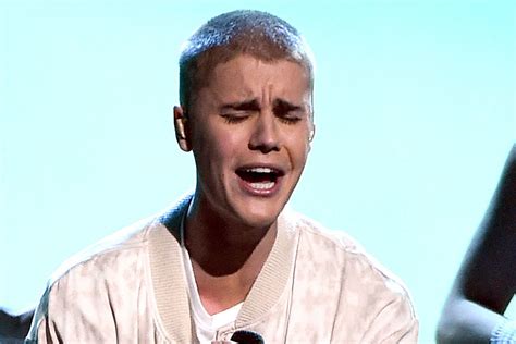 Justin Bieber Cries Through 'Purpose' Performance