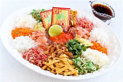 Yee Sang (Prosperity Toss Salad) - Malaysian Chinese Kitchen