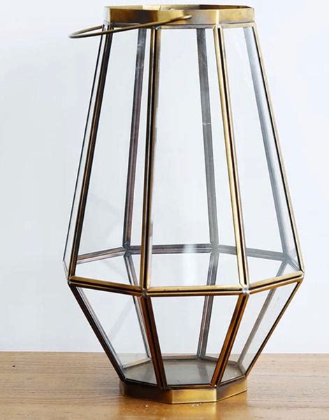 Brass geometric candle holders – Props & Crafts