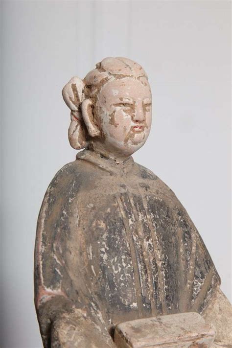 15-16th Century Ming Dynasty Sculpture of a Lady For Sale at 1stdibs