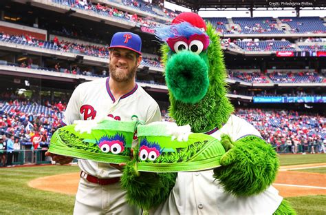 Bryce Harper Wears Phillie Phanatic Headband Under Helmet In Latest Tribute To Mascot - CBS ...