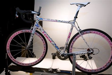 Hagoromo: Armstrong's Damien Hirst "Butterfly" Trek Madone