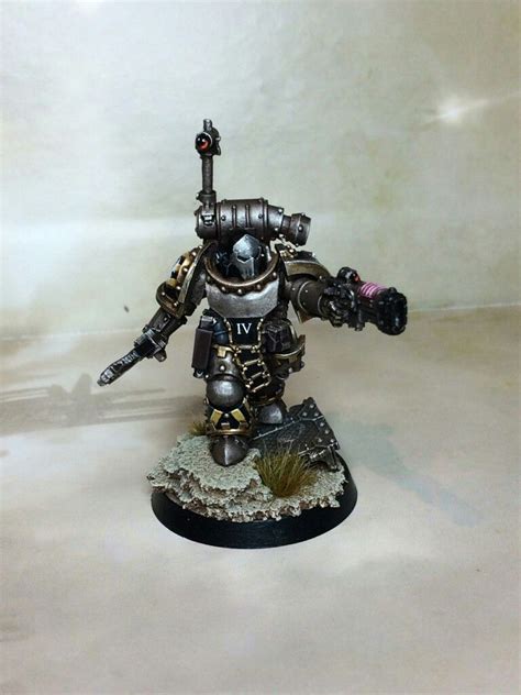 Iron Warrior Officer | Warhammer models, Warhammer 40k artwork, Warhammer 40k miniatures