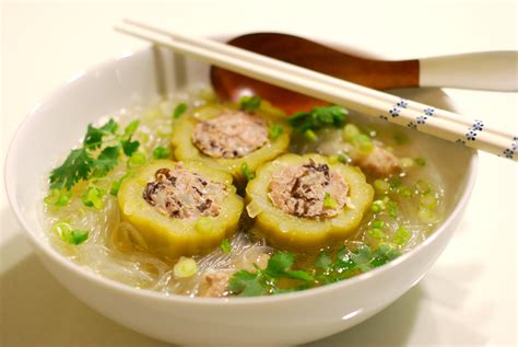 HaonoaH: Vietnamese Stuffed Bitter Melon Soup with Cellophane Noodles