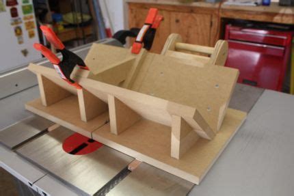 Miter Spline Jig - Jigs - Fine Woodworking | Woodworking projects ...