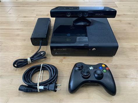 Microsoft XBOX 360 E 4GB Console with Kinect Sensor Video Games