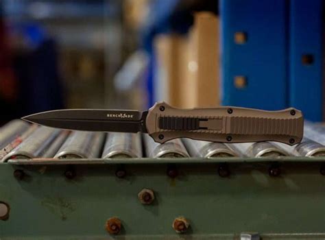 Benchmade Infidel Review: A High-End Out-the-Front Knife with a ...