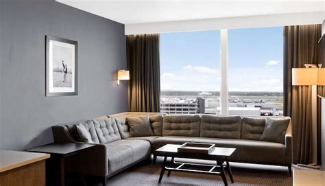 Hotel Rooms & Suites - Radisson Blu Manchester Airport