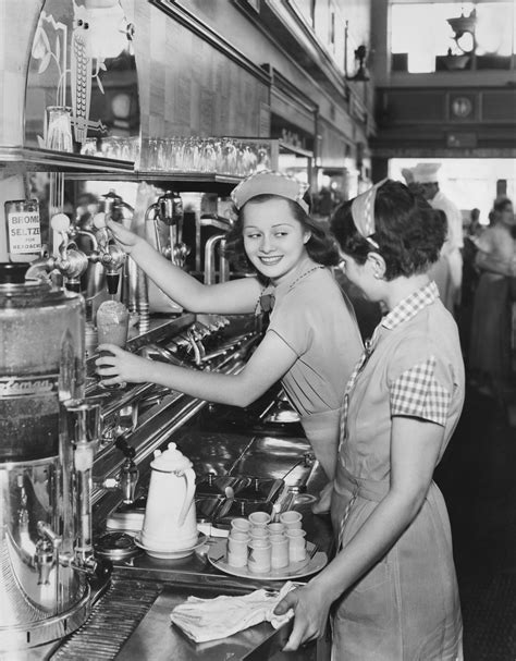 15 Reasons Why Everyone Should Work in a Restaurant at Least Once in Their Lives | Vintage diner ...