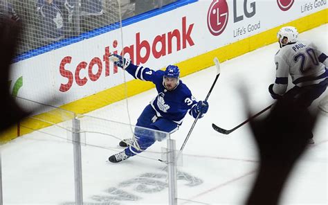 Auston Matthews becomes the fifth Maple Leaf to score 300 goals