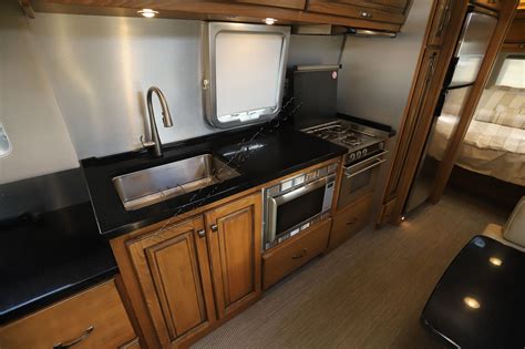 2018 Airstream Classic 33FB 19028