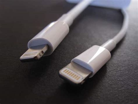 Review: Apple Lightning to VGA Adapter | iLounge