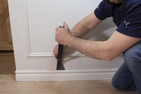 How to Remove Baseboards without Damage (for Reuse)