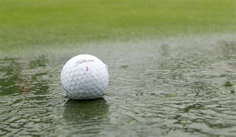 10 Best Golf Rain Gear Reviewed in 2022 | Hombre Golf Club