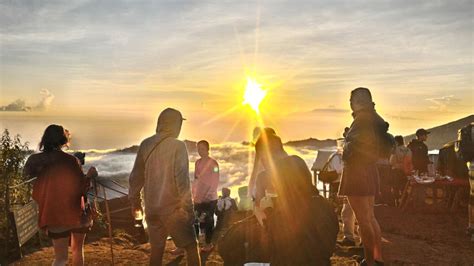 Active volcano and Lake Batur in the caldera – MOUNT BATUR