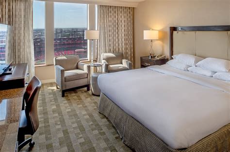 HILTON ST. LOUIS AT THE BALLPARK - Updated 2024 Prices & Hotel Reviews ...