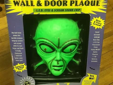 VINTAGE FUN WORLD GLOW ALIEN Wall Door Animated Plaque in Box Halloween Prop $60.00 - PicClick