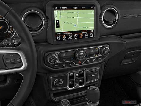 2023 Jeep Wrangler: 256 Interior Photos | U.S. News