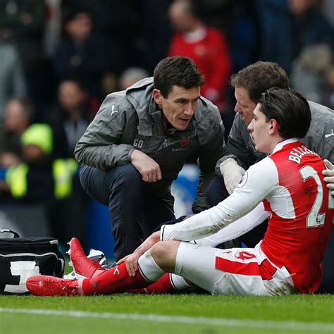 Hector Bellerin Injury: Arsenal Right-Back Injures Head vs. Chelsea | News, Scores, Highlights ...