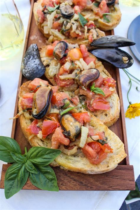 Italian Seafood Dinner: Mussels Bruschetta - La Crema