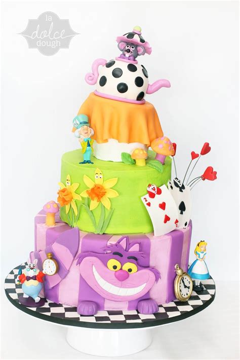 The Disney Cake Blog: Alice in Wonderland Cake | Alice in wonderland ...