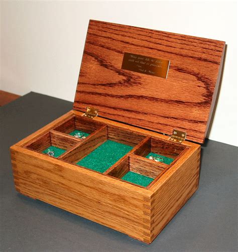 Oak Jewelry Box Featuring Box Joint Construction: 9 Steps (with Pictures)