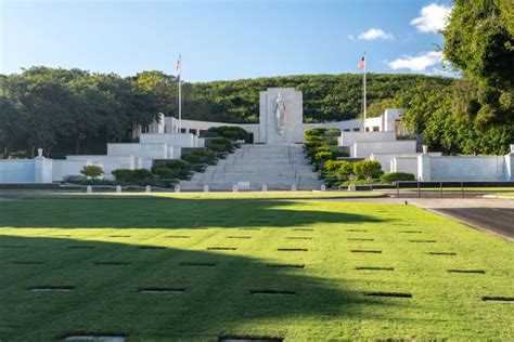 Oʻahu: Pūowaina aka "Punchbowl" (National Memorial Cemetery of the ...