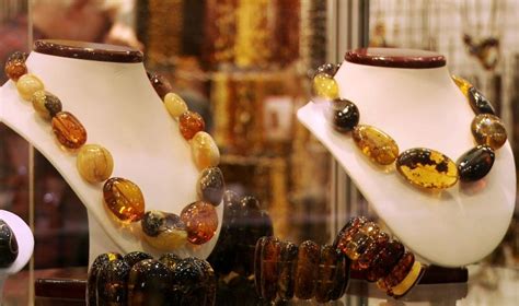 How to Choose and Buy Amber Jewelry learn from amber artisans