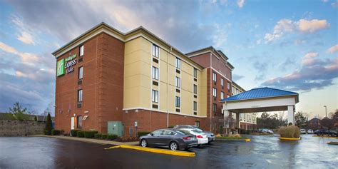 Columbus Airport Hotels | Holiday Inn Express & Suites Columbus Airport