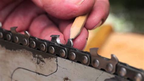 How to Sharpen a Chainsaw Blade and Chain with a File, Dremel, etc.?