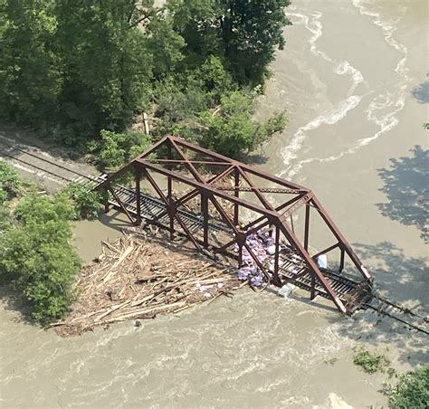 Vermont Rail System recovers from flood damage - Trains