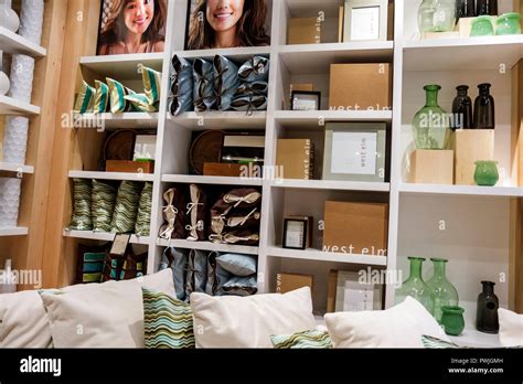 American furniture store chain hi-res stock photography and images - Alamy