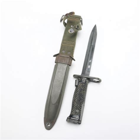 Vintage U.S. M6 Bayonet with Scabbard | EBTH